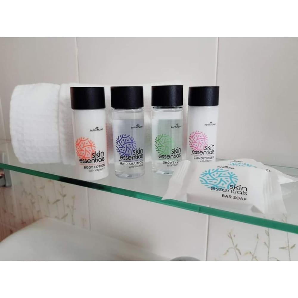 Set Cortesia Completo per Hotel e B&B Skin Essentials 33 ml