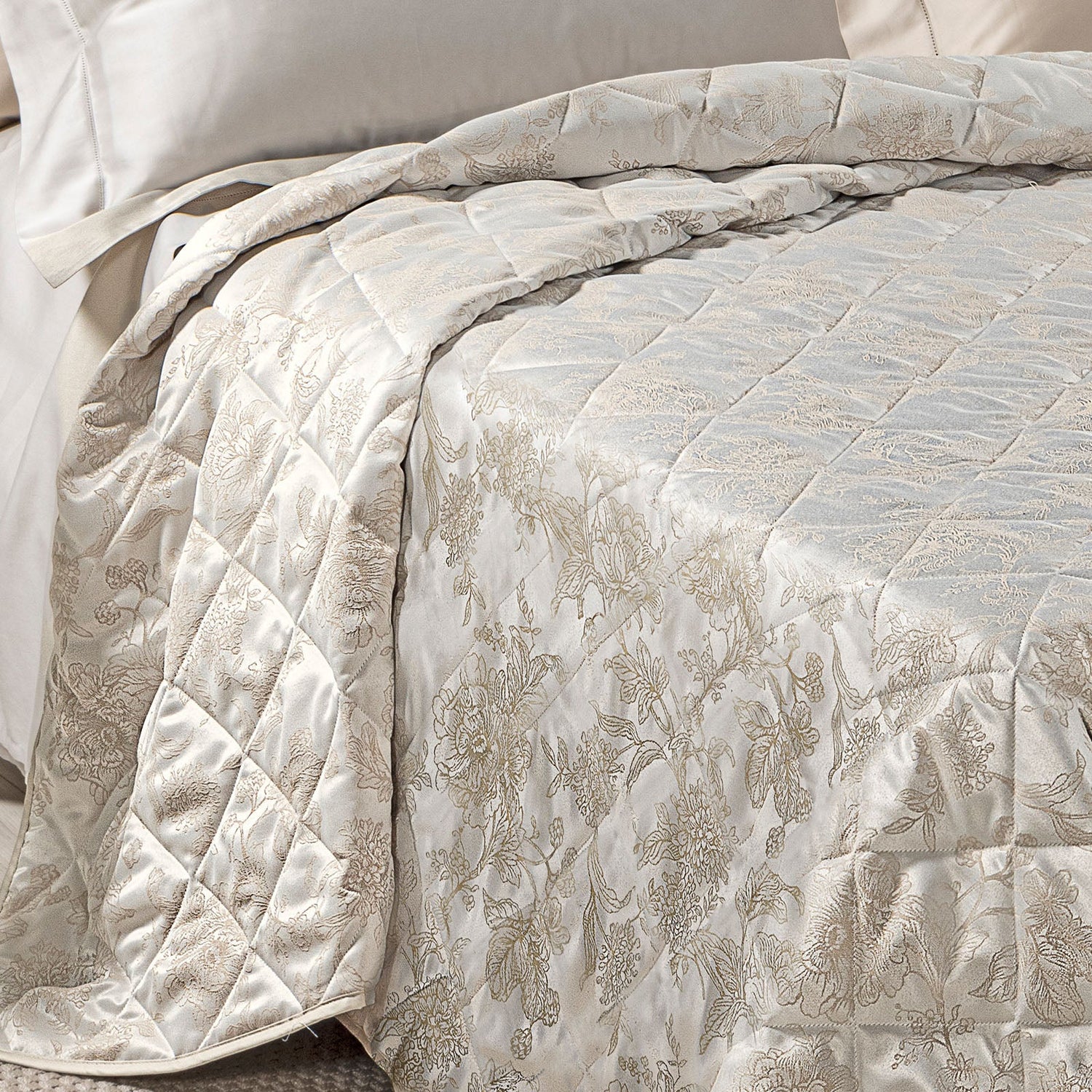 Caleffi Copriletto Matrimoniale Trapuntato in Raso Jacquard Fioralba Dreaming 80 gr/mq