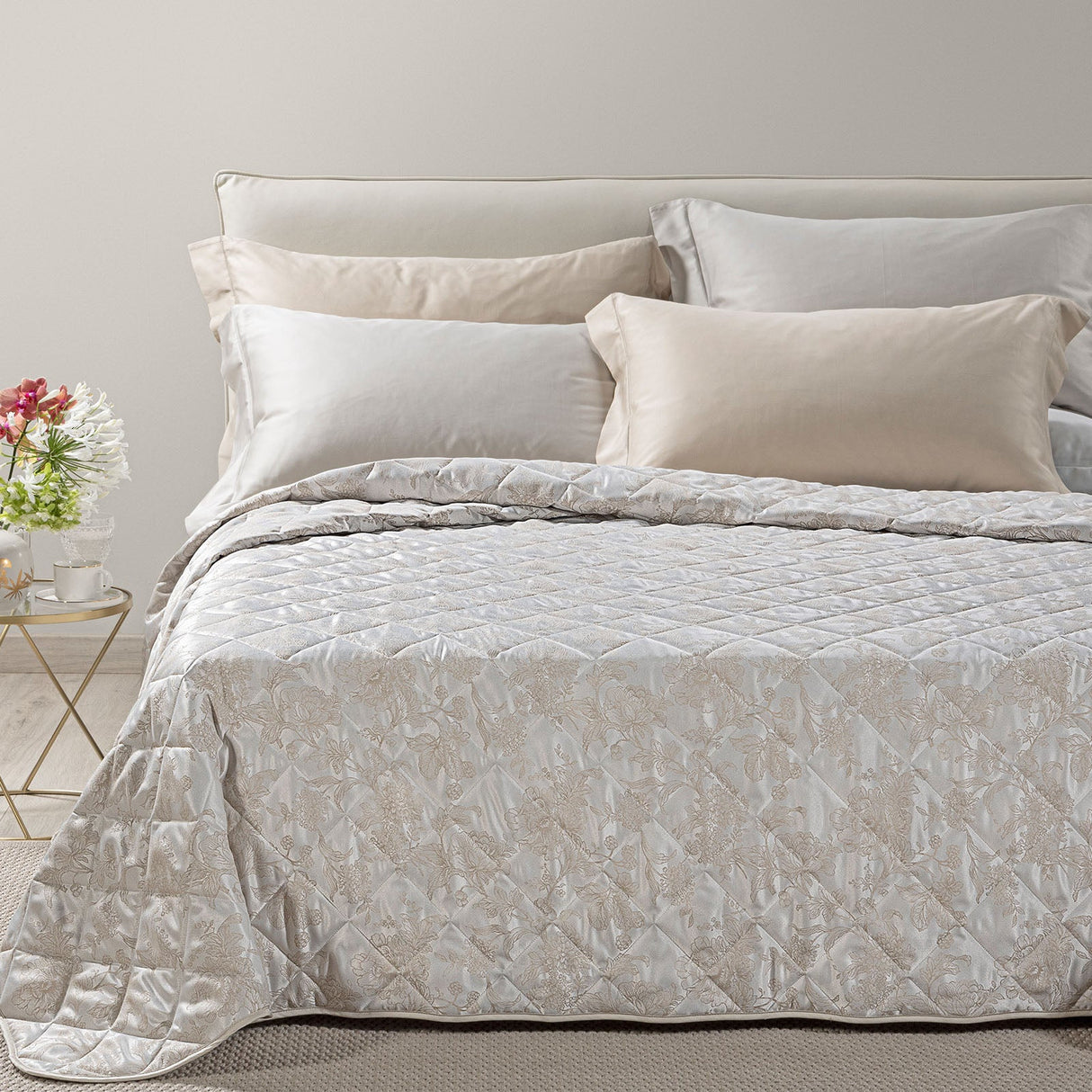 Caleffi Copriletto Matrimoniale Trapuntato in Raso Jacquard Fioralba Dreaming 80 gr/mq